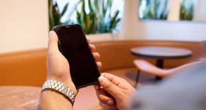 Katlanabilir Telefonlar Hakkında Bilmeniz Gerekenler katlanabilir telefonlar hakkinda bilmeniz gerekenler