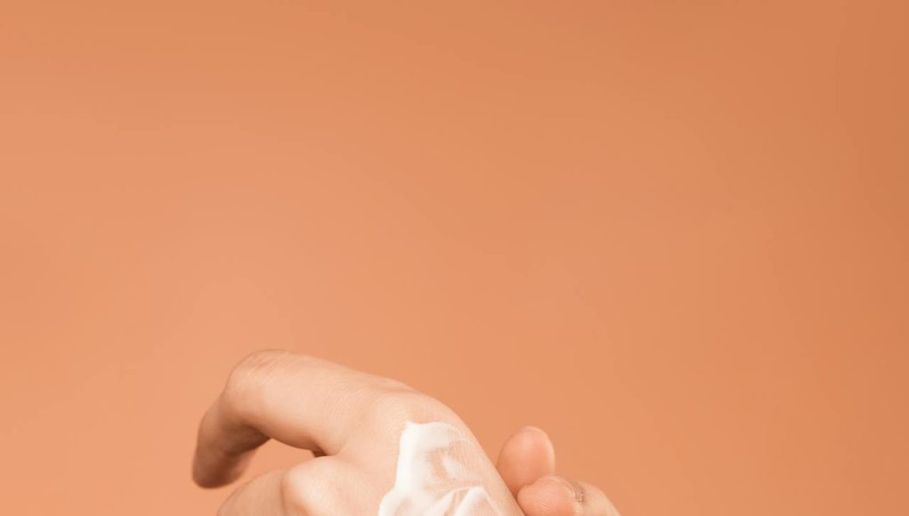 Cilt Bakım Rutininizde Bulunması Gereken Üç Ürün: Anti Akne Karbon Sabun, Glutatyon Maske ve Göz Altı Bakım Kremi fitalive8